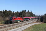 1116 222 aus Salzburg kommend am 7. Februar 2023 bei Sossau im Chiemgau.