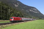 1216 004 mit einem  EC  auf dem Weg zum Brenner. Aufgenommen am 15. September 2020 bei Niederaudorf im Inntal.