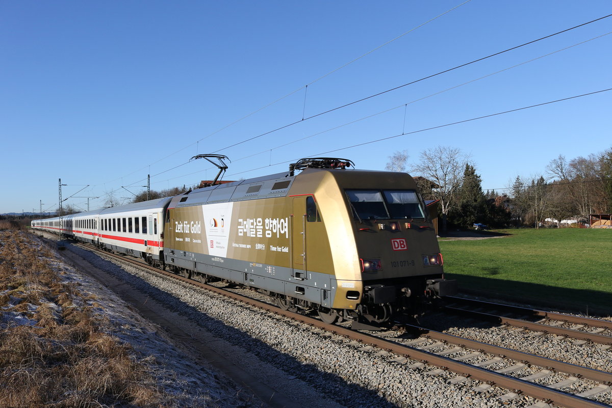 101 071 mit dem EC 217 am 30. Dezember 2019 bei Grabensttt.