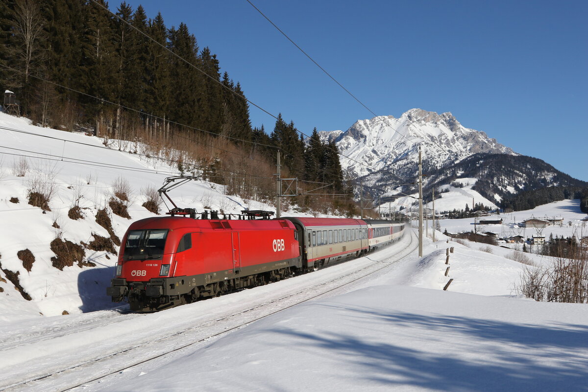 1116 126 auf dem Weg nach Wrgl am 12. Februar 2022 bei Pfaffenschwendt/Tirol.