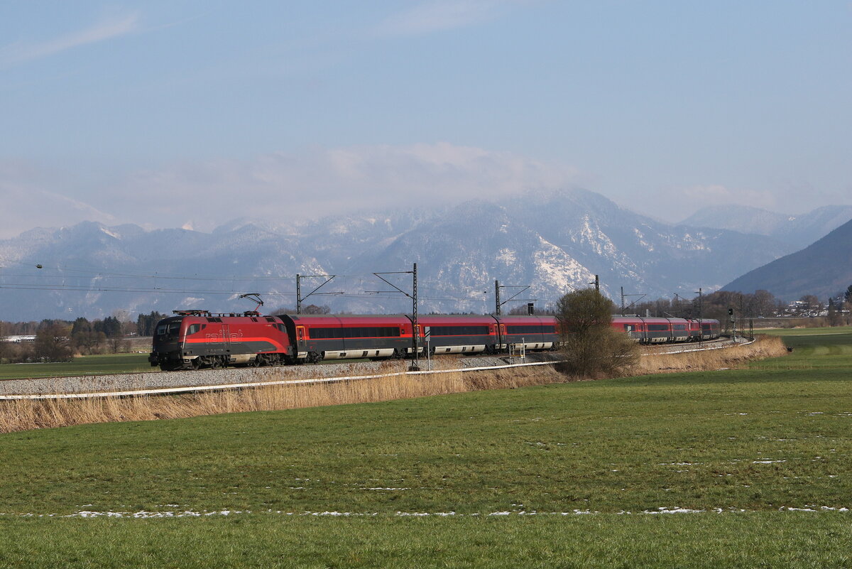 1116 202 aus Salzburg kommend am 4. April 2022 bei Bernau am Chiemsee.