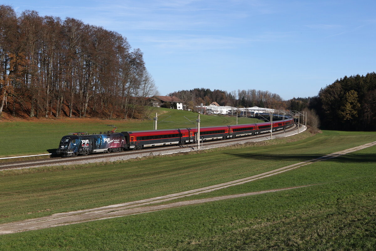 1116 208  Joyn  aus Salzburg kommend am 25. November 2024 bei Axdorf.