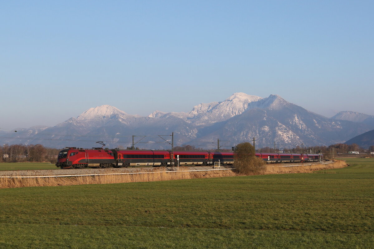 1116 208 war am 4. April 2022 bei Bernau am Chiemsee in Richtung Innsbruck unterwegs.