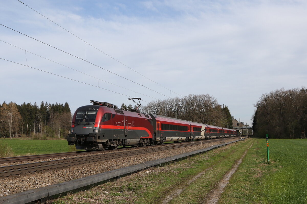 1116 215 war am 26. Mrz 2024 bei Brannenburg im Inntal in Richtung Innsbruck unterwegs.