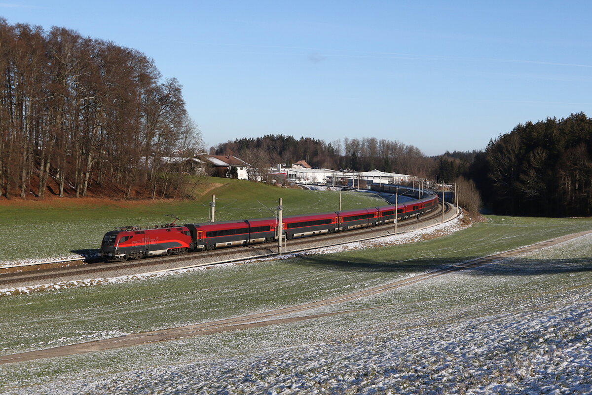 1116 217 aus Salzburg kommend am 25. Dezember 2024 bei Axdorf.