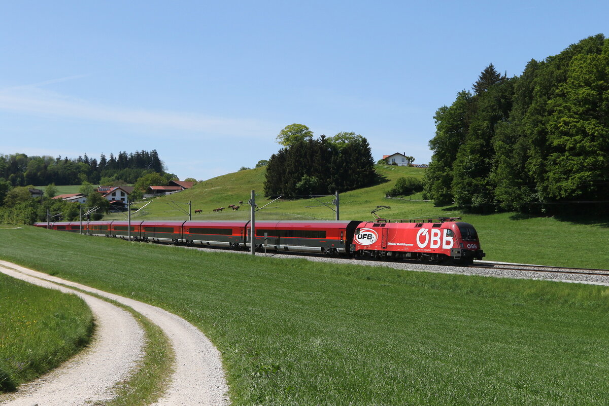 1116 249 war am 12. Mai 2024 bei Axdorf in Richtung Salzburg unterwegs.