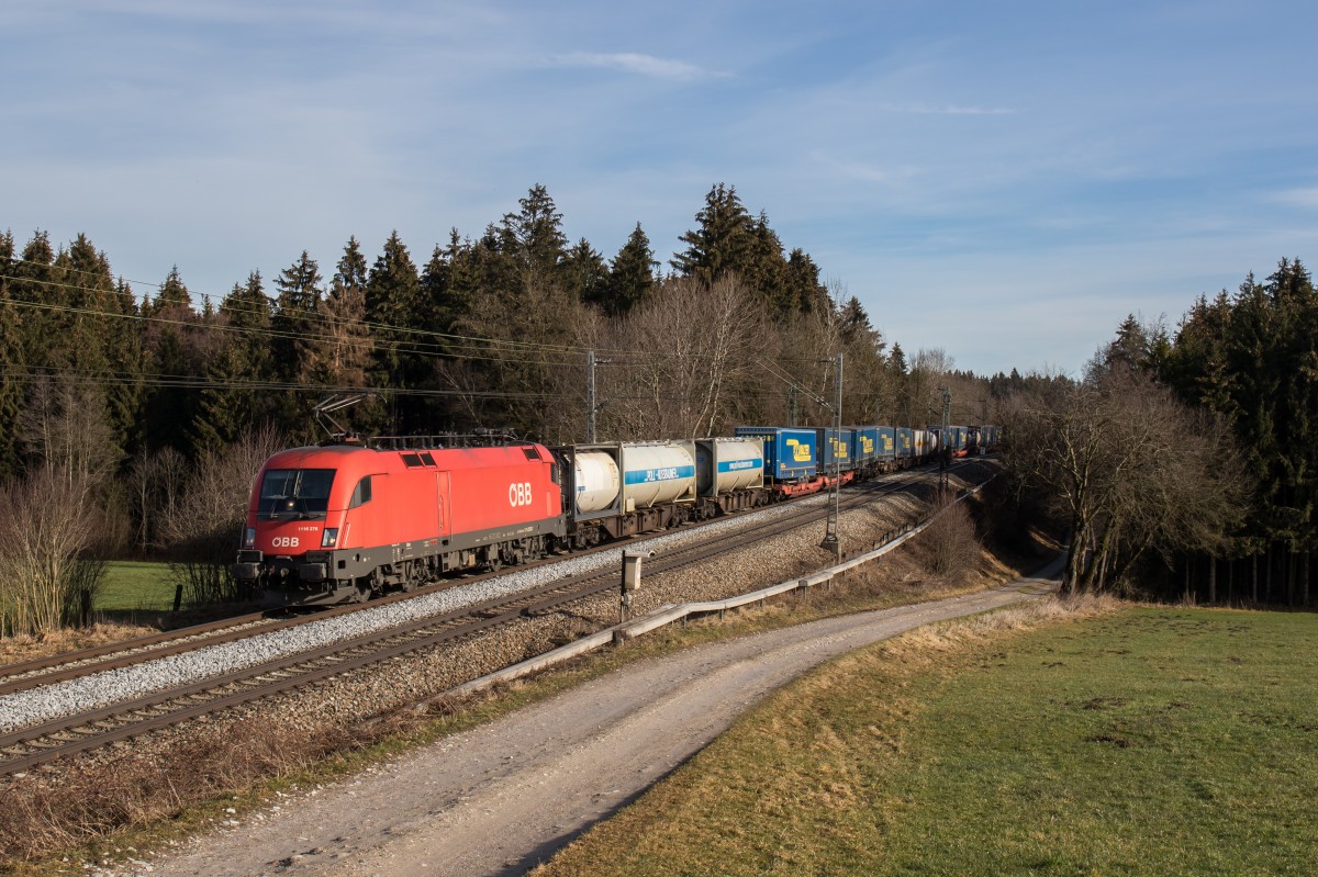 1116 276-7 mit dem  Walter-Zug  aus Salzburg kommend am 5. Februar 2016 bei Sossau.