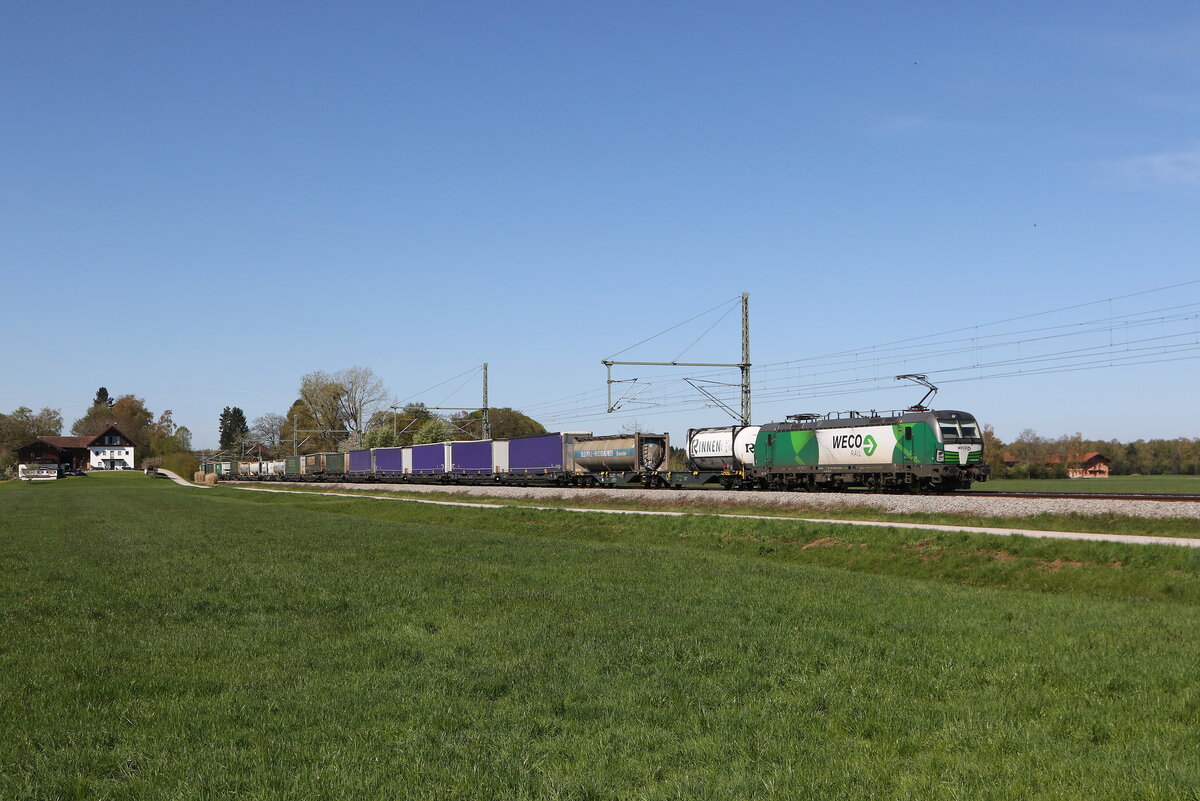 1193 901 war am 23. April 2026 mit einem  WENZEL-KLV  bei �bersee am Chiemsee in Richtung Salzburg unterwegs.