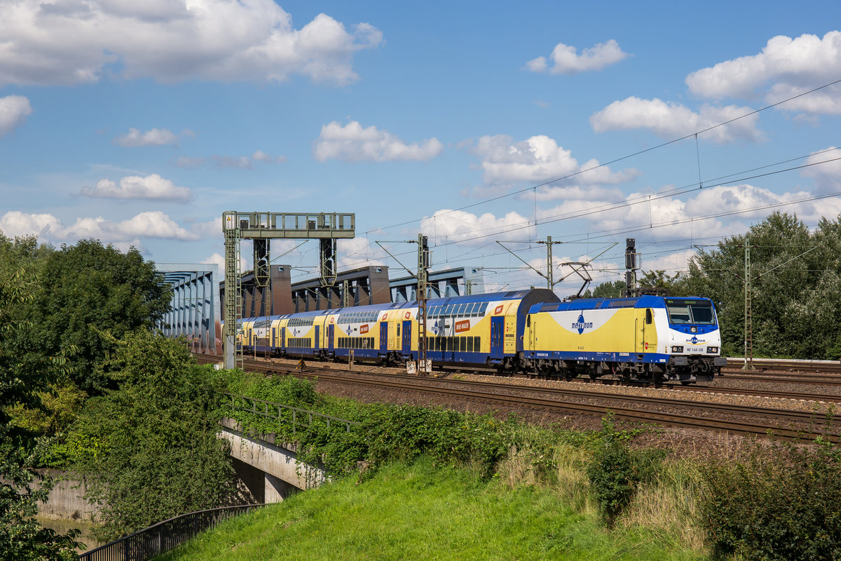 146 508-7 berquerte am 16. August 2017 auf ihrem Weg nach Tostedt die Sderelbbrcken in Hamburg.