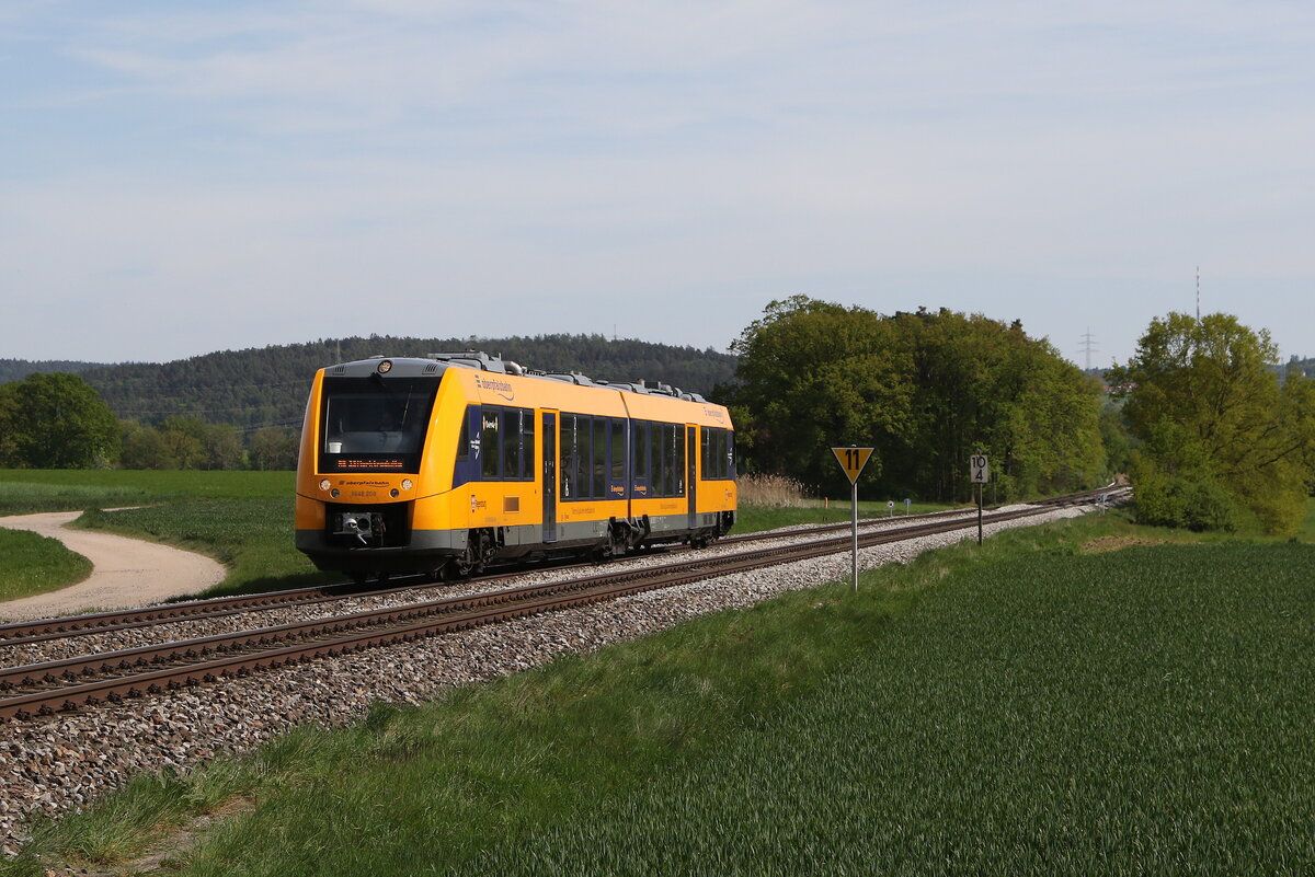 1648 208  Regensburg  aus Regensburg kommend am 1. Mai 2024 bei Zeitlarn.