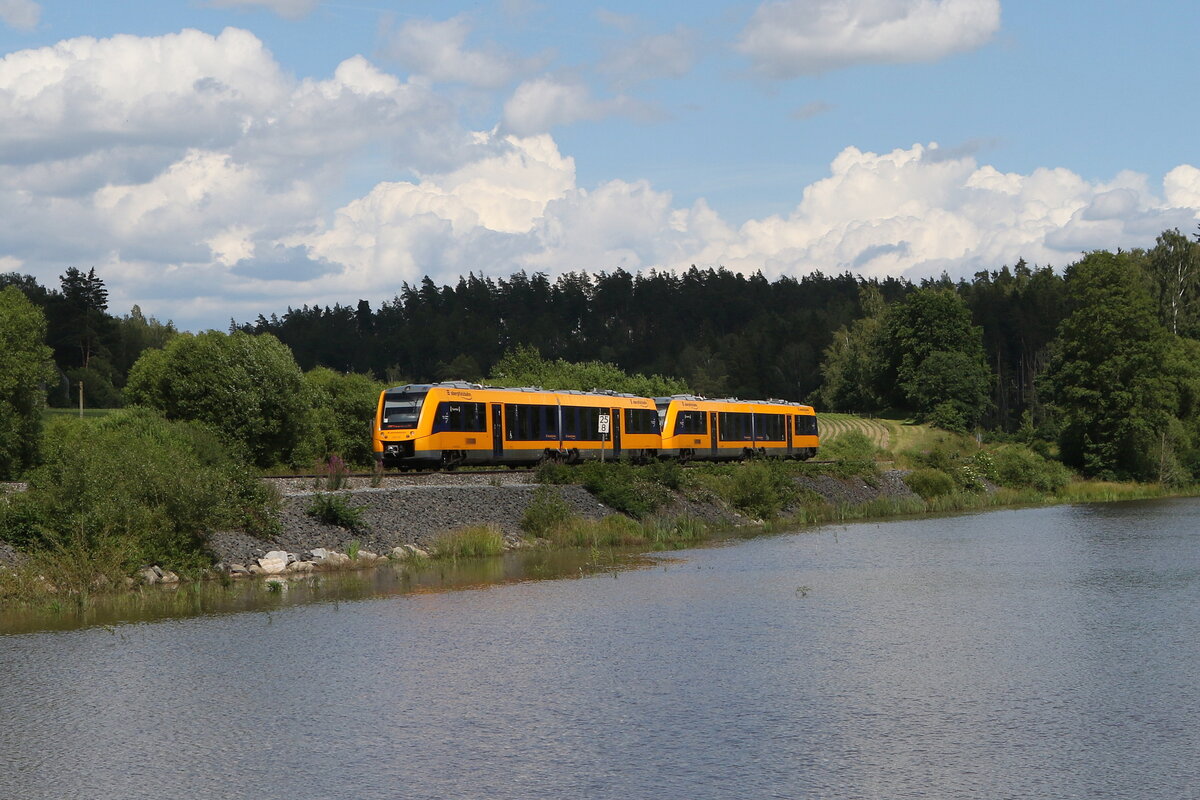 1648 209 und 1648 210 auf dem Weg nach Regensburg am 18. Juni 2026 am  Rechenweiher  bei Escheldorf.