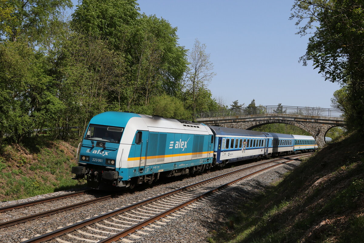 223 061 aus Schwandorf kommend am 30. April 2024 bei Pirkensee.