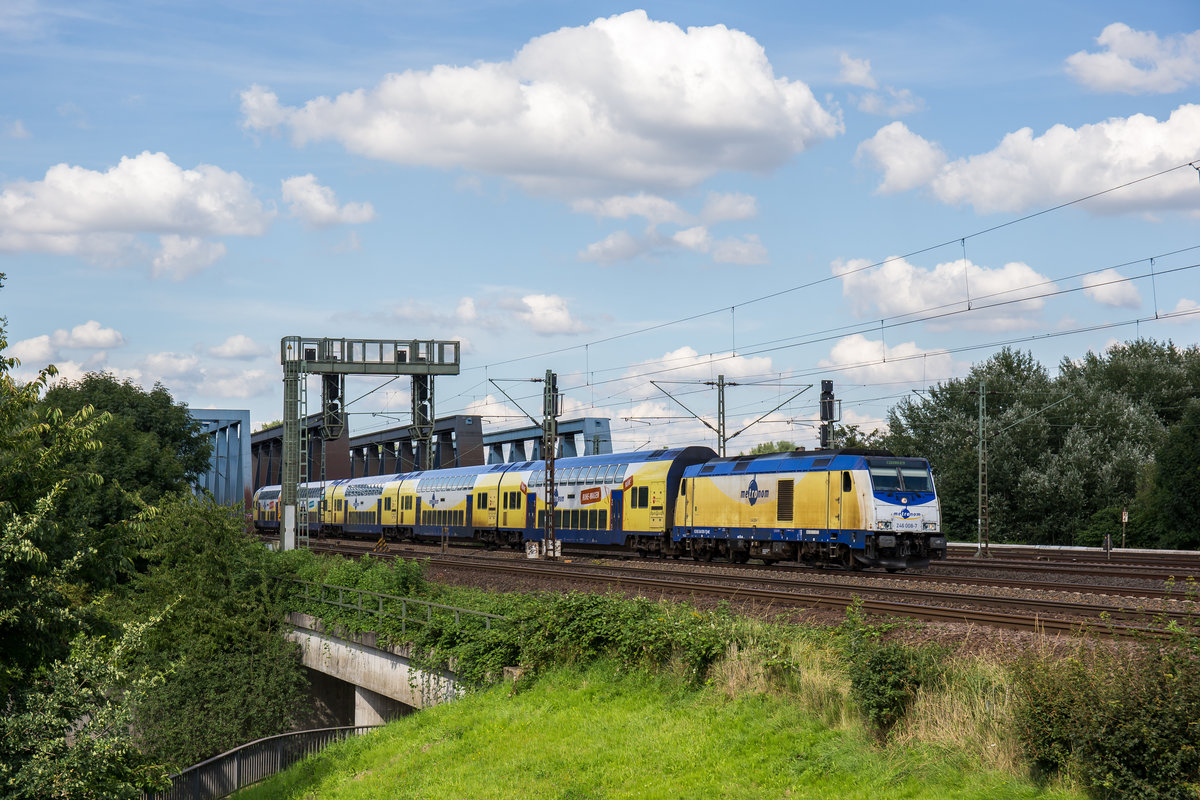 246 008-7 verlsst Hamburg am 16. August 2017 in Richtung Cuxhaven.