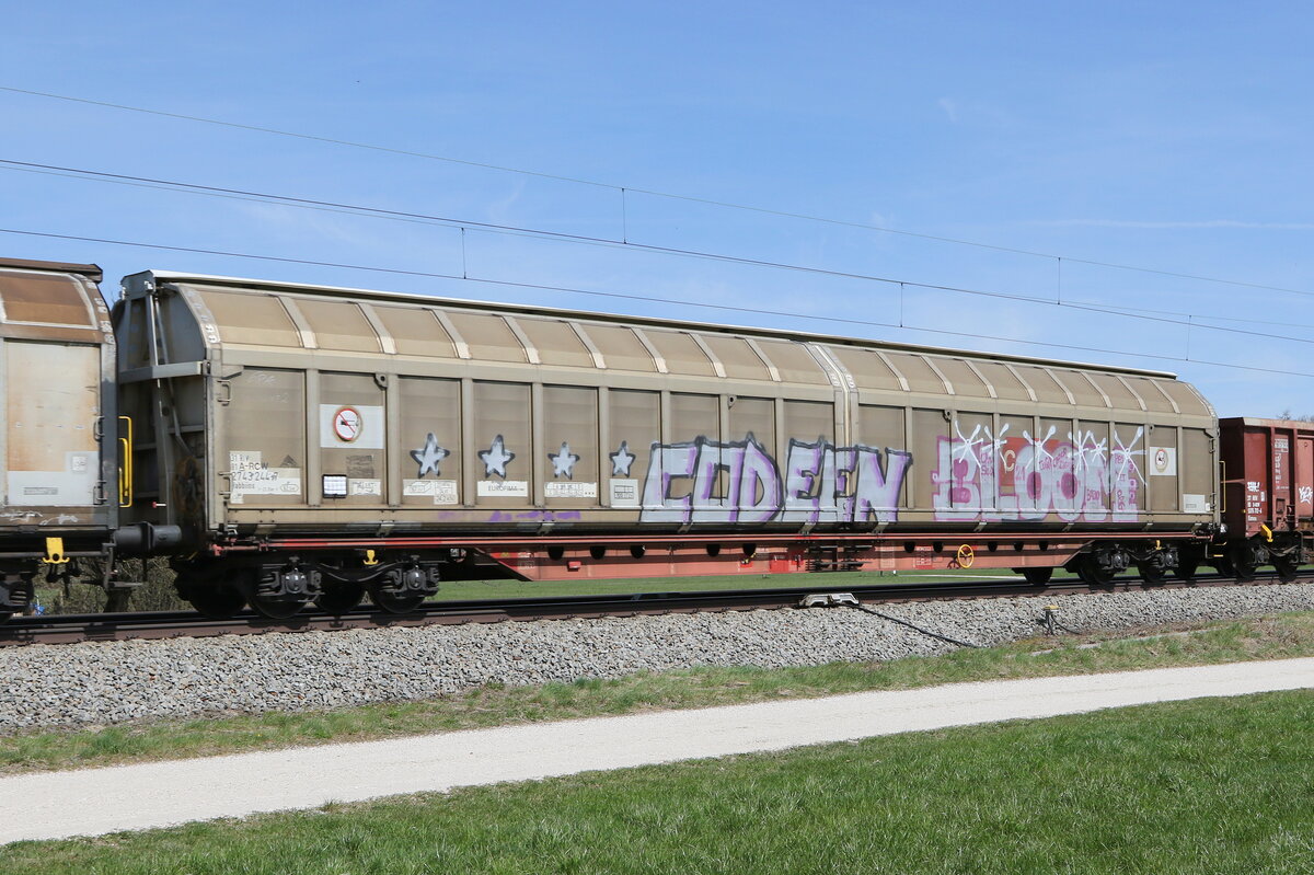 2743 244 (Habbiins) am 12. April 2022 bei bersee am Chiemsee.