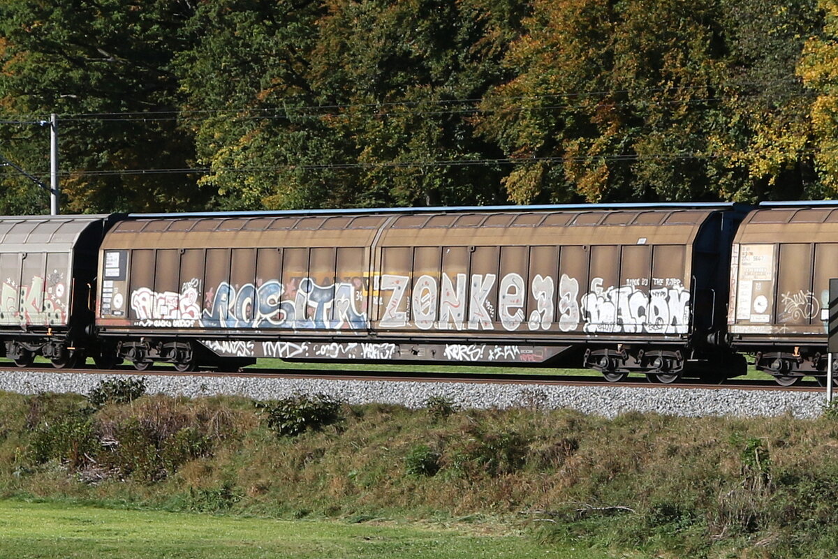 2743 608 (Habbiins) von  TWA  am 25. Oktober 2023 bei Axdorf.