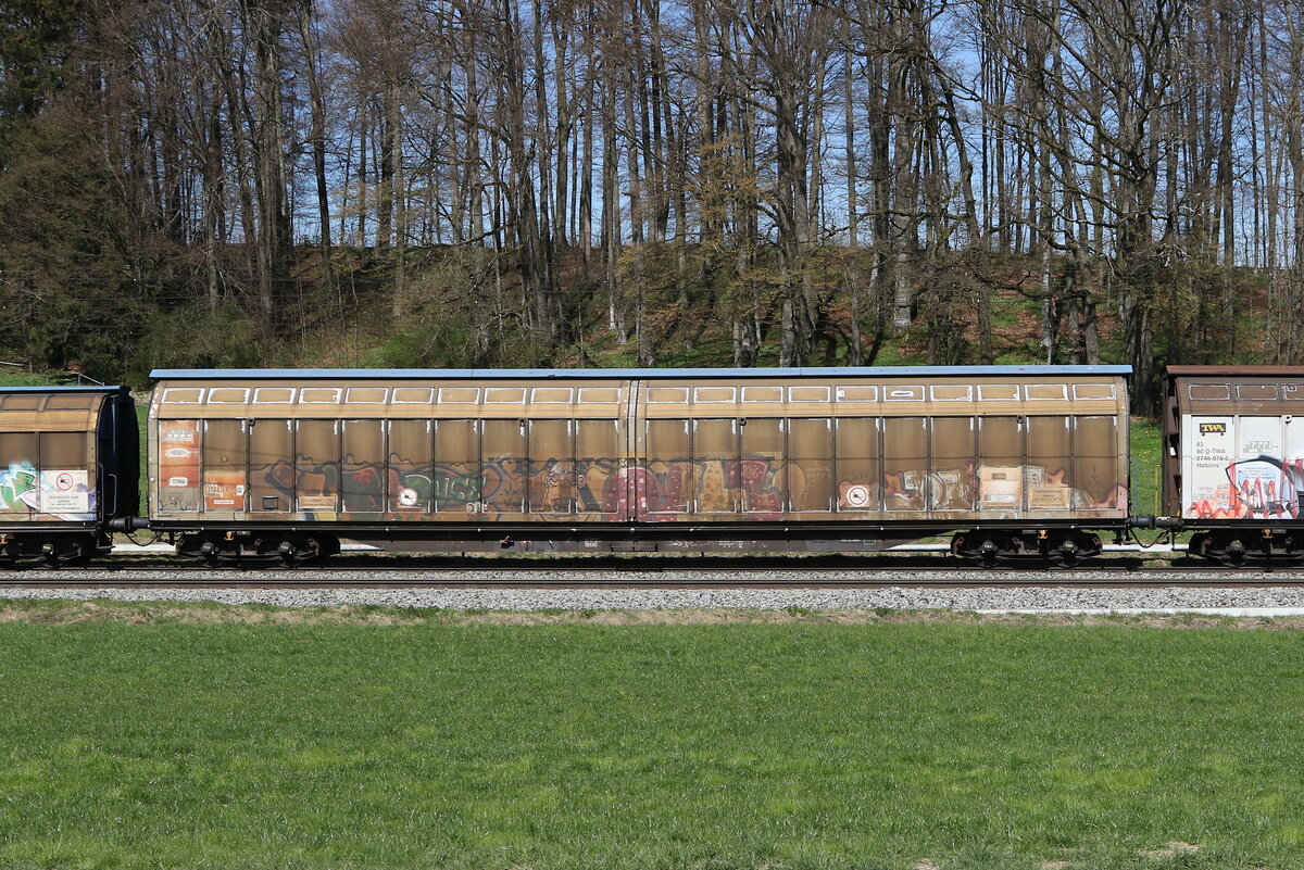 2745 643 (Habbins) von  TWA  am 8. April 2025 bei Axdorf.