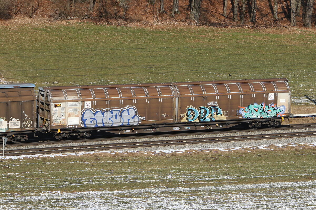 2770 005 (Habbins) von  TWA  am 19. Februar 2025 bei Axdorf.