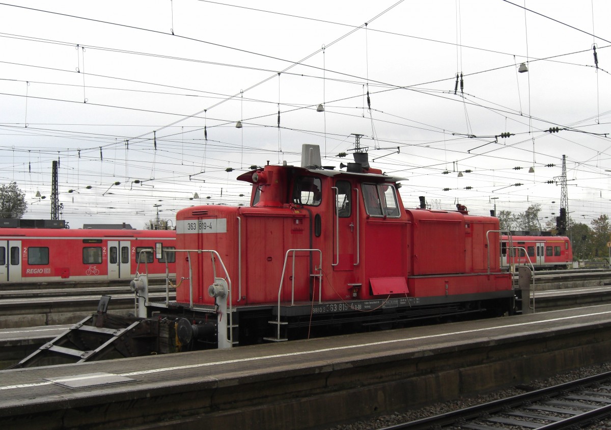 363 819-4 im Bahnhof von Augsburg.