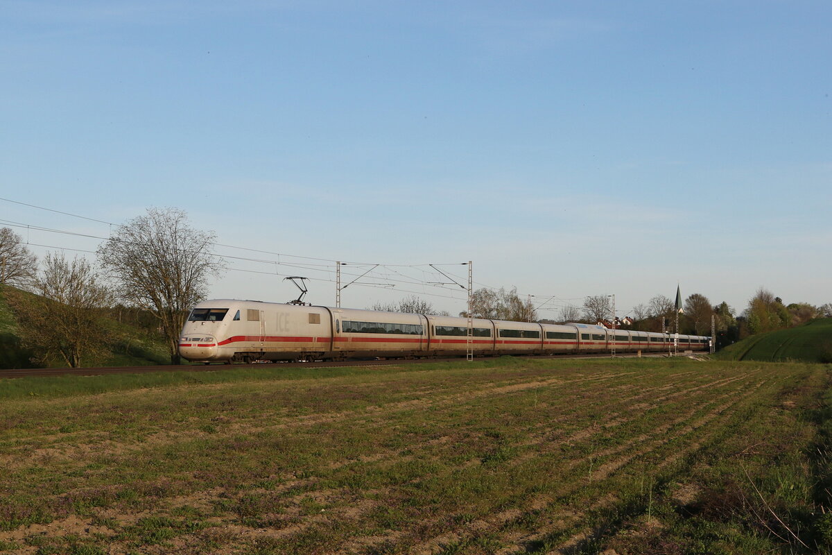 401 068  Crailsheim  aus Mnchen kommend am 6. April 2024 bei Fahlenbach.