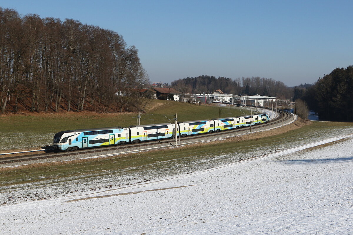 4010 027 aus Wien kommend am 19. Februar 2025 bei Axdorf im Chiemgau.