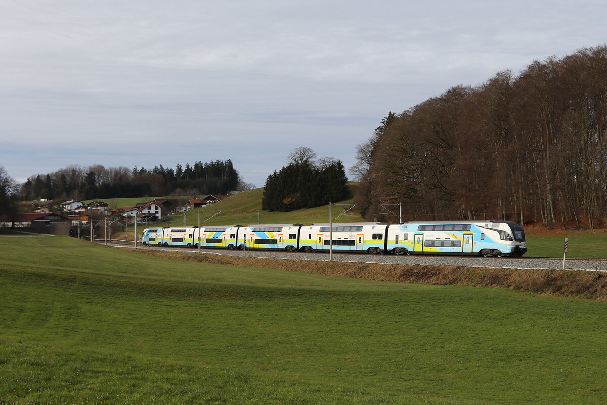 4010 027 war am 7. Dezember 2024 bei Axdorf in Richtung Wien unterwegs.