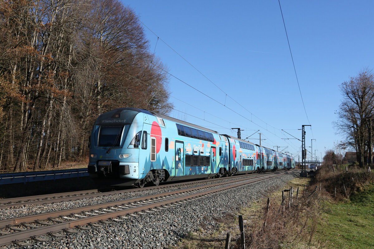 4010 028 die  Klima-Westbahn  aus Wien kommend am 30. November 2024 bei Hufschlag.