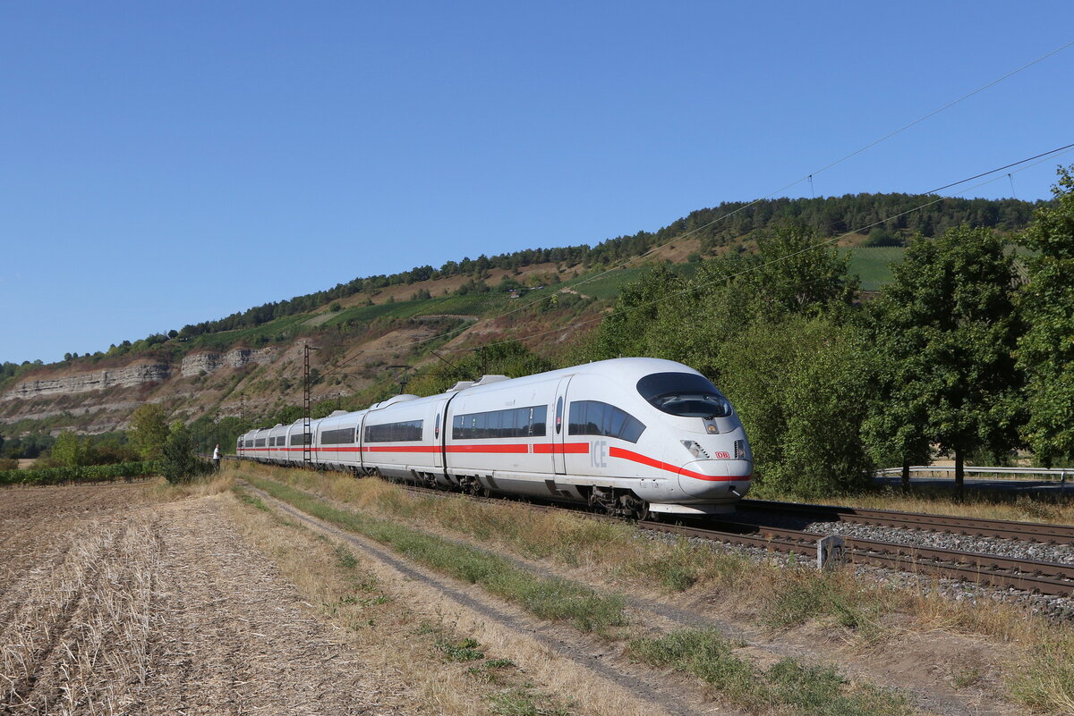 403 011  Wiesbaden  war am 6. August 2022 bei Thngersheim in Richtung Wrzburg unterwegs.