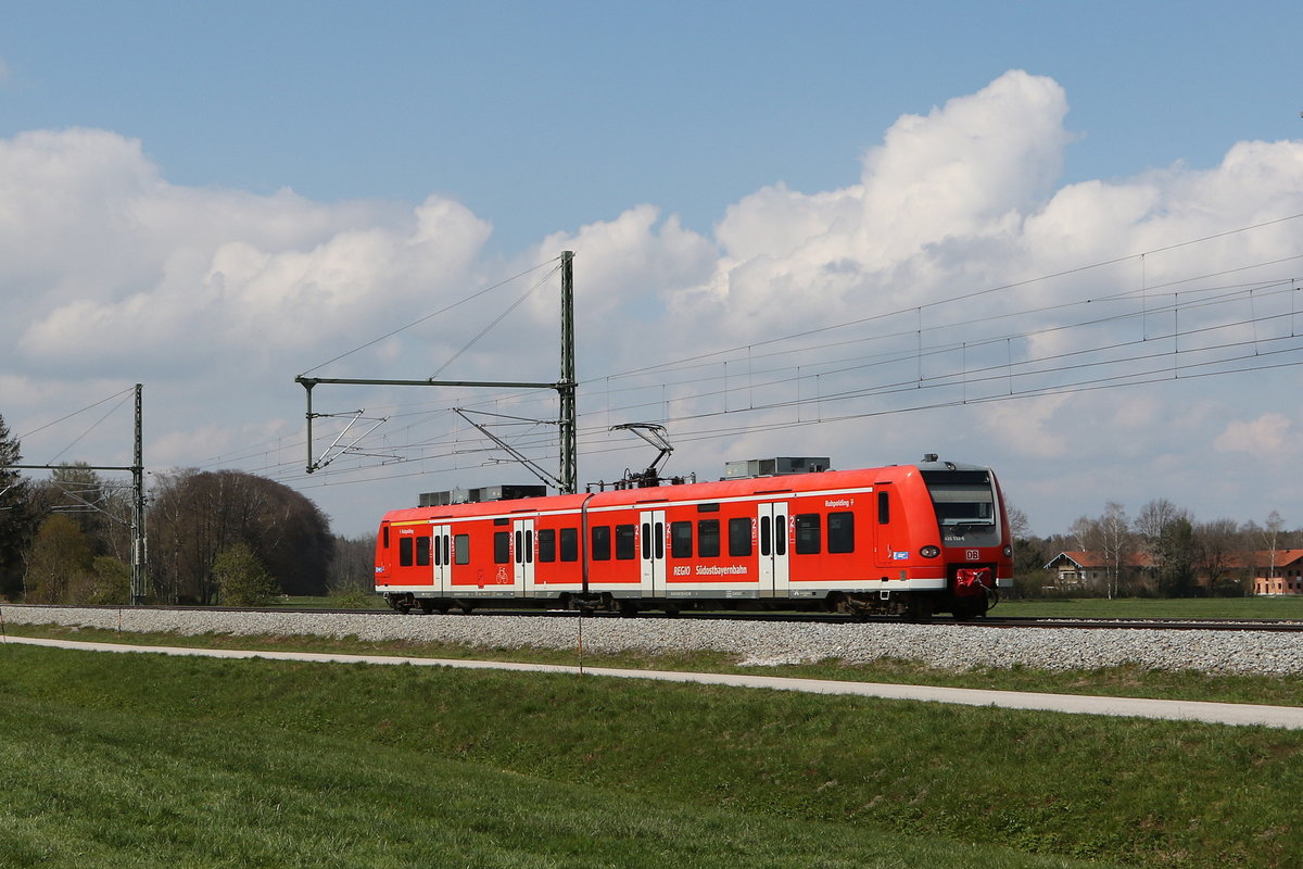 426 533 auf dem Weg nach Traunstein am 16. April 2021 bei bersee.