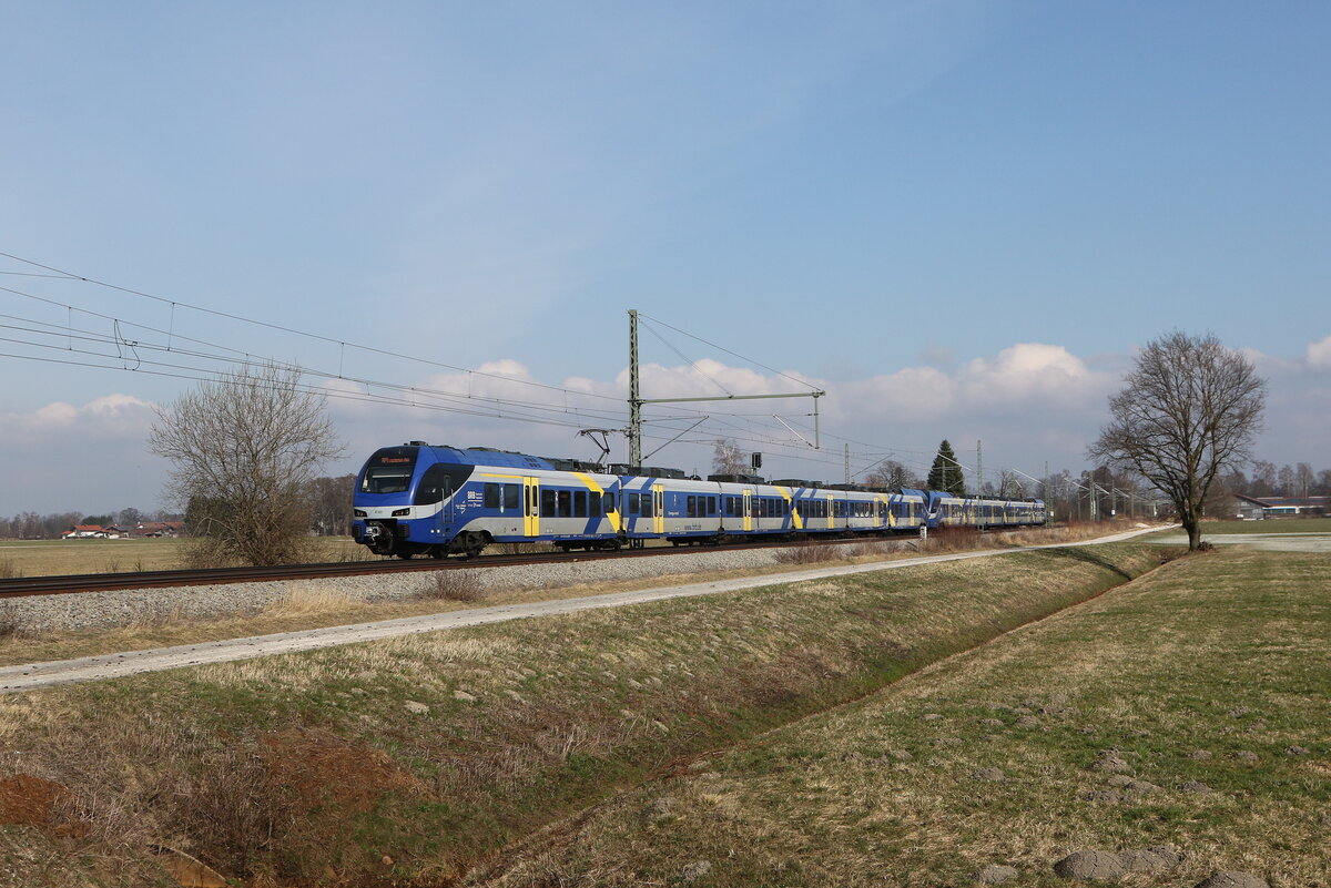 430 023 und 430 025 waren am 4. M�rz 2026 bei �bersee am Chiemsee auf dem Weg nach M�nchen.