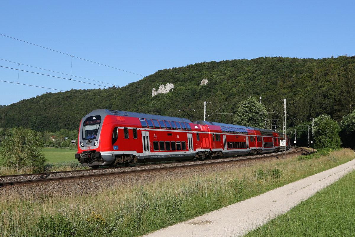 445 101 auf dem Weg nach Treuchtlingen am 30. Juni 2020 bei Dollnsstein.