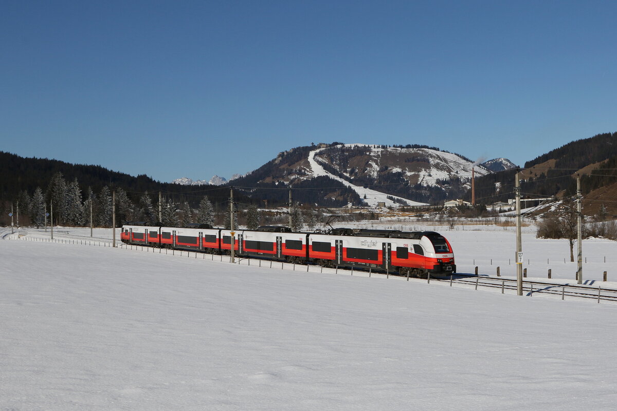 4748 042 war am 5. Februar 2025 bei Grieen in Richtung Saalfelden unterwegs.