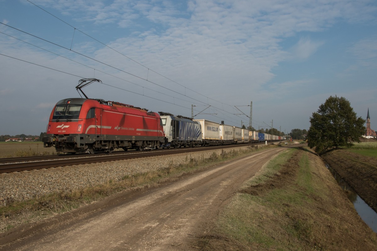 541 003 mit dem  Ekol -Zug am 22. Oktober 2015 aus Salzburg kommend bei bersee.