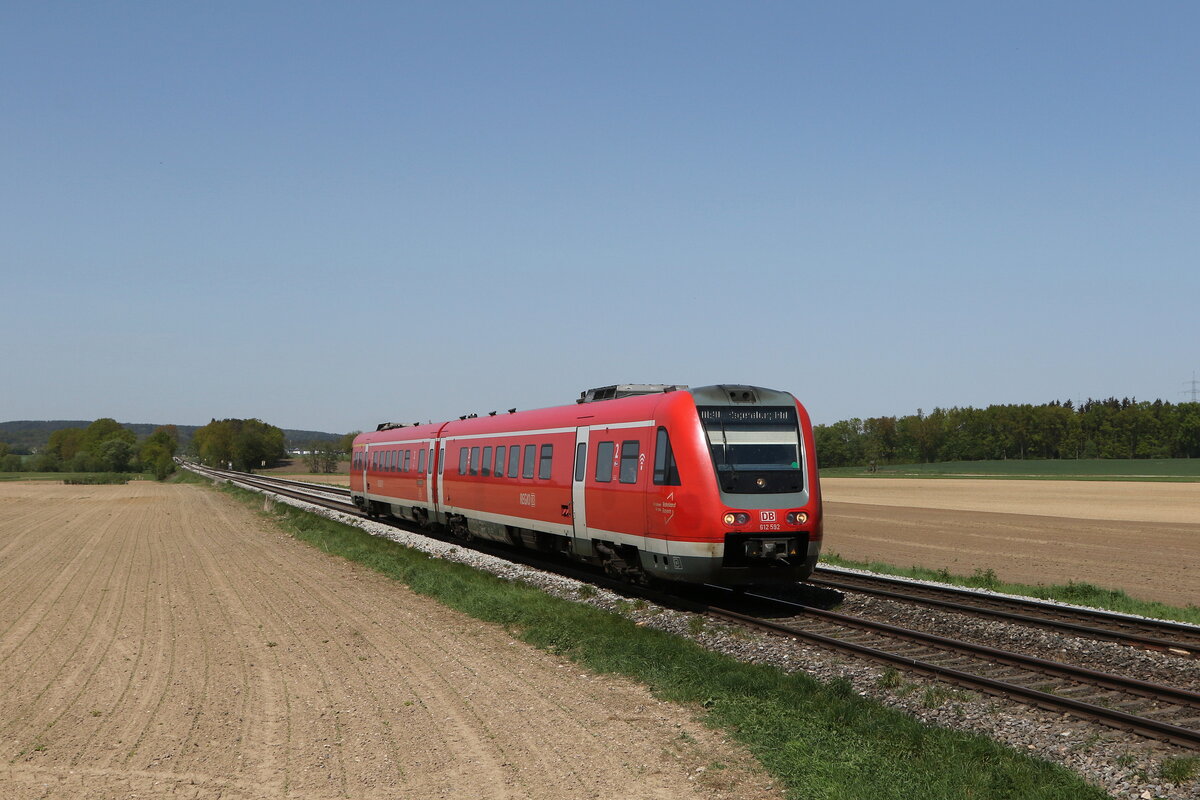 612 092 aus Schwandorf kommend am 30. April 2024 bei Unteracker.