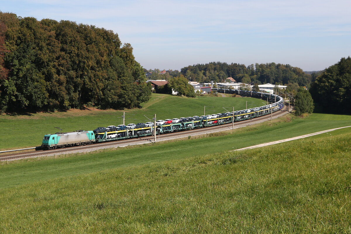 6185 612 war mit einem Autozug am 29. September 2026 bei Axdorf in Richtung M�nchen unterwegs.