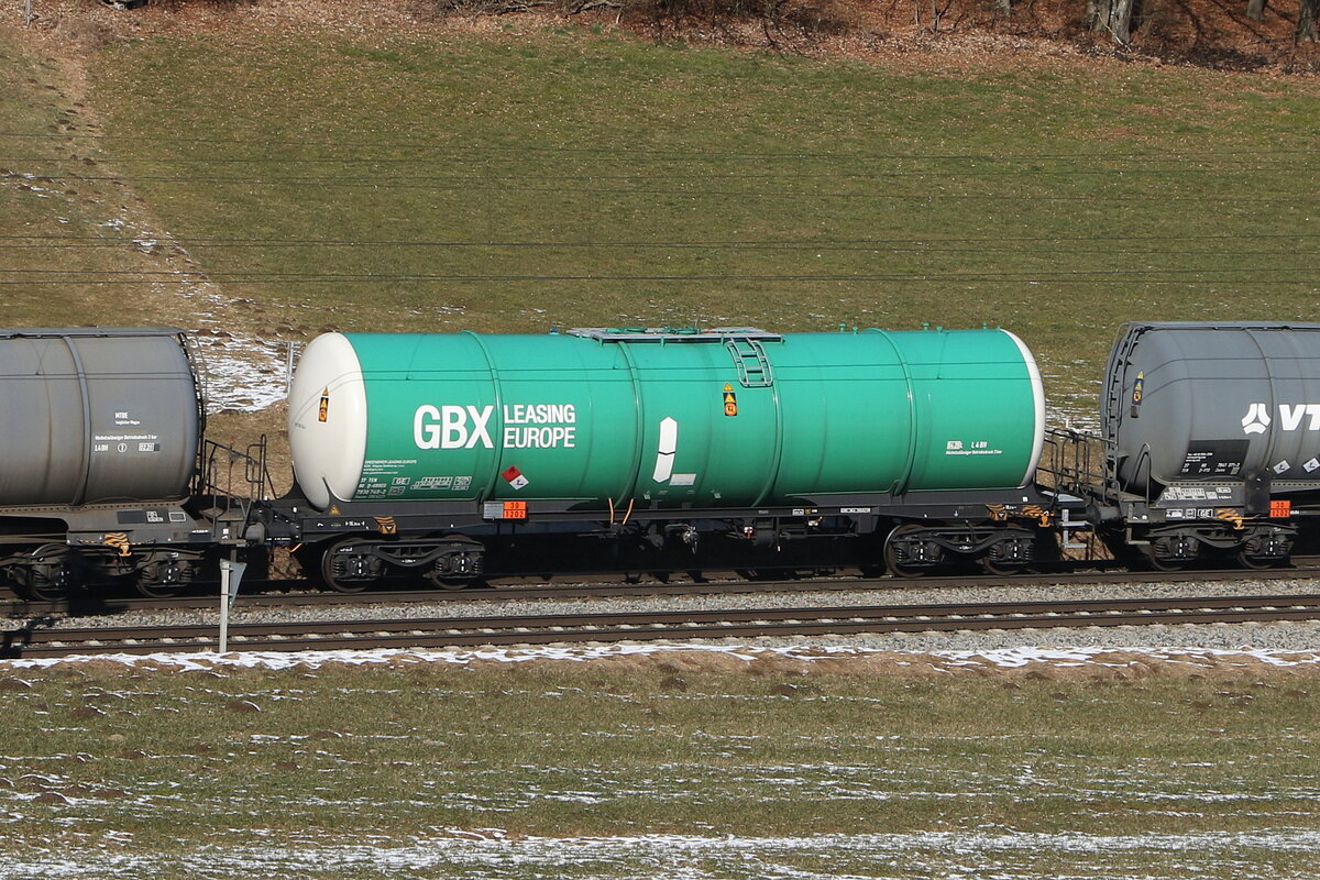 7830 740 (Zacns) von  GBX  am 19. Februar 2025 bei Axdorf.