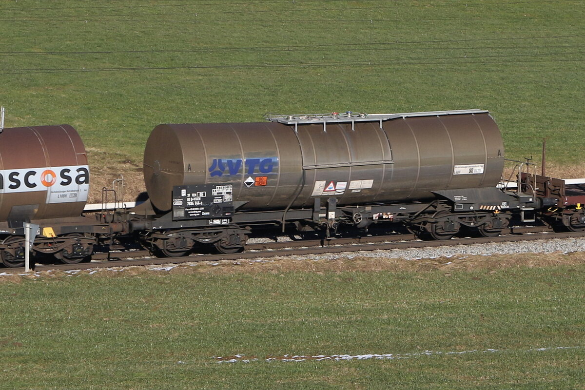 7834 144 (Zacns) von  VTG  am 31. Dezember 2024 bei Axdorf.