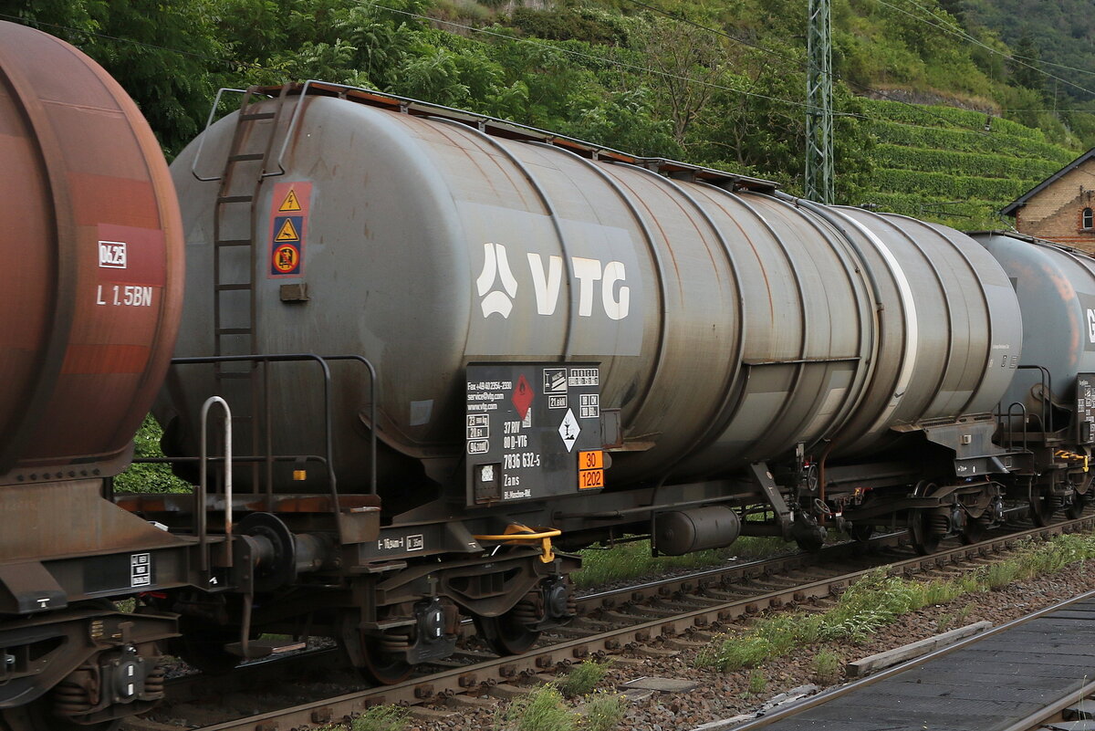 7836 632 (Zans) von  VTG  am 22. Juli 2021 bei Kaub.