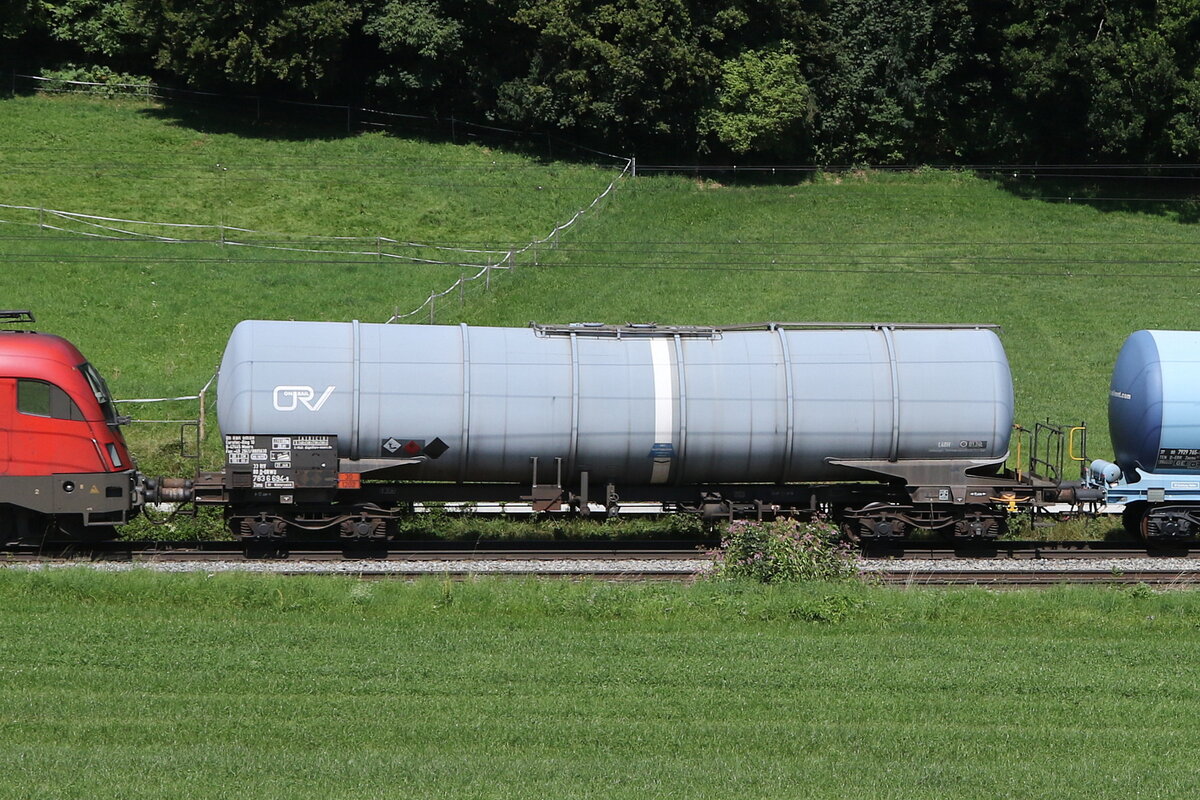 7836 694 (Zans) von  On Rail  am 22. August 2023 bei Axdorf.