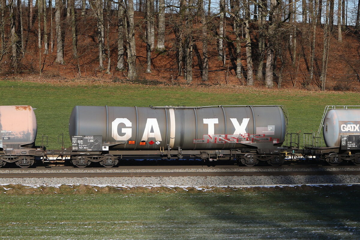 7837 360 (Zans) von  GATX  am 27. Dezember 2024 bei Axdorf.