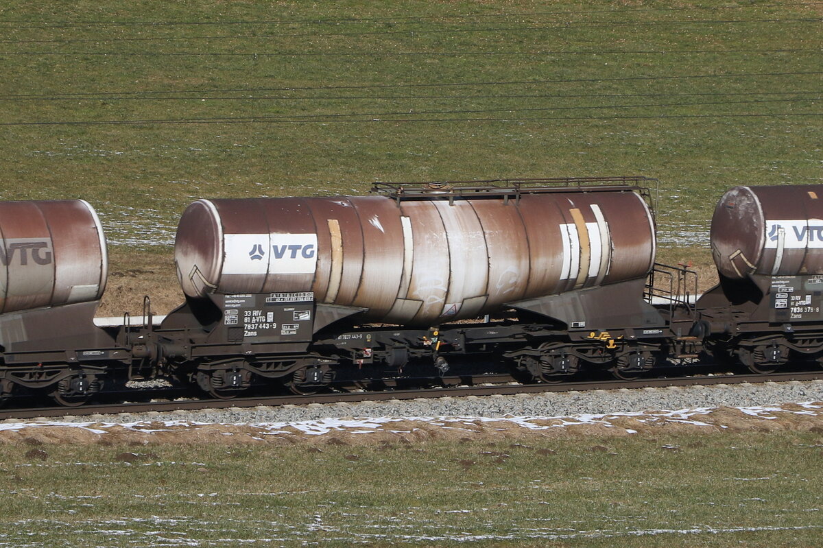 7837 443 (Zans) von  VTG  am 19. Februar 2025 bei Axdorf.