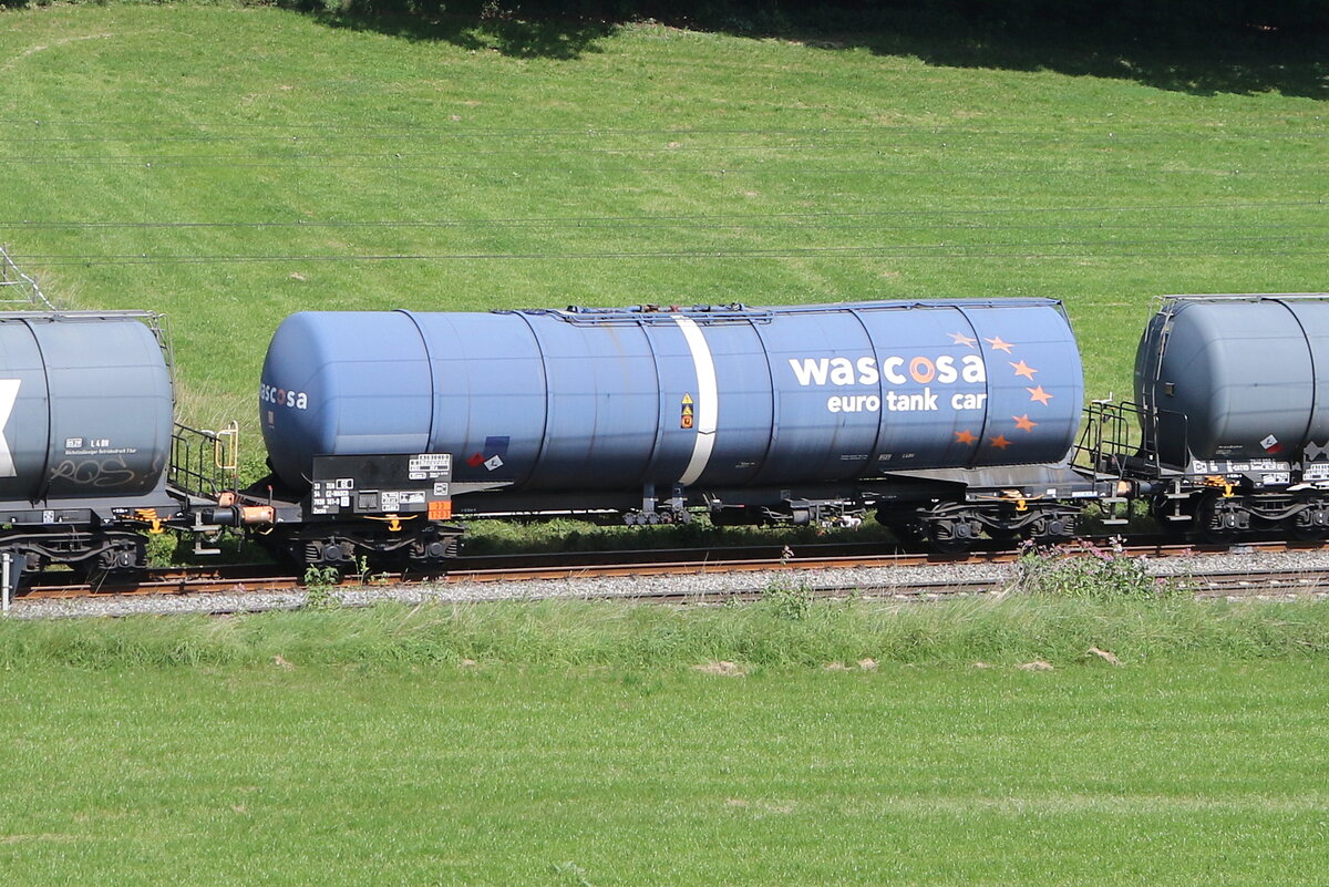 7838 151 (Zacns) von  WASCOSA  am 13. August 2025 bei Axdorf.