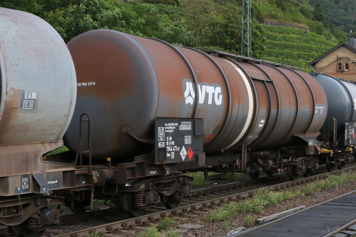 7844 473 (Zans) von  VTG  am 22. Juli 2021 bei Kaub.