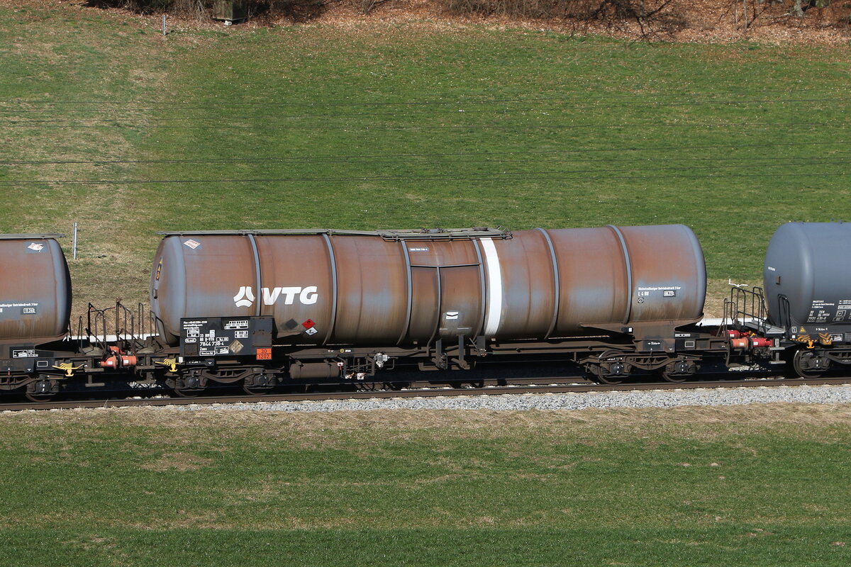 7844 738 (Zans) von  VTG  am 18. Februar 2024 bei Axdorf.
