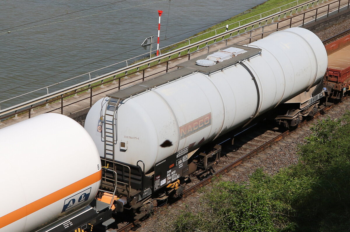 7846 073 (Zacns) von  NACCO  am 22. Juli 2021 bei St. Goarshausen.