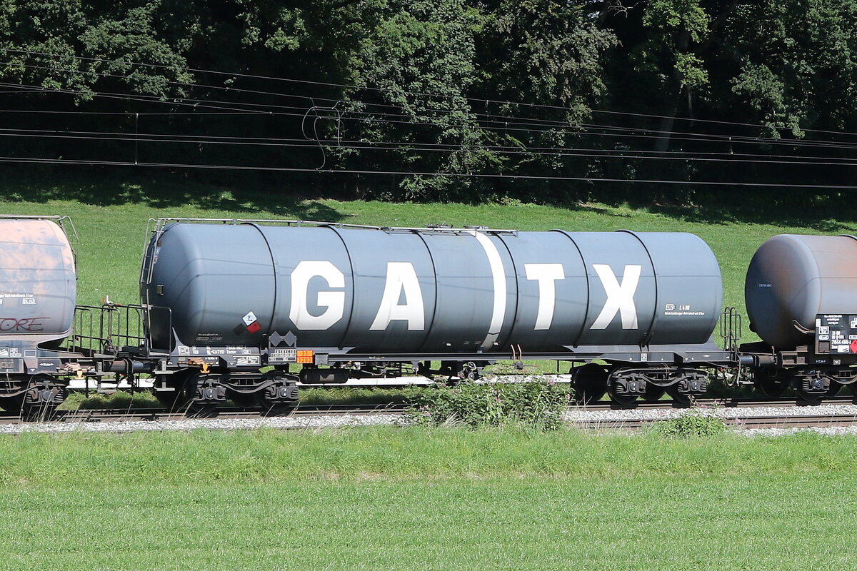 7846 667 (Zacens) von  GATX  am 22. August 20223 bei Axdorf.