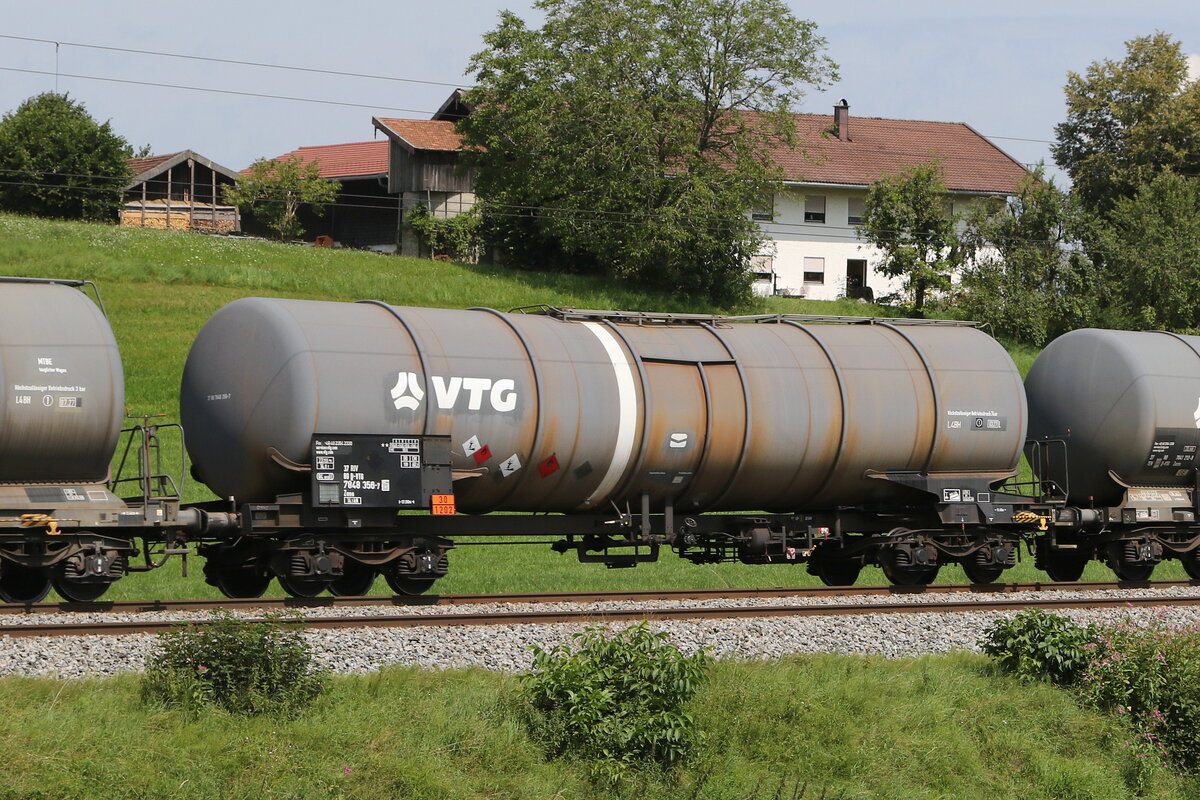 7848 356 (Zans) von  VTG  am 7. August 2024 bei Axdorf.