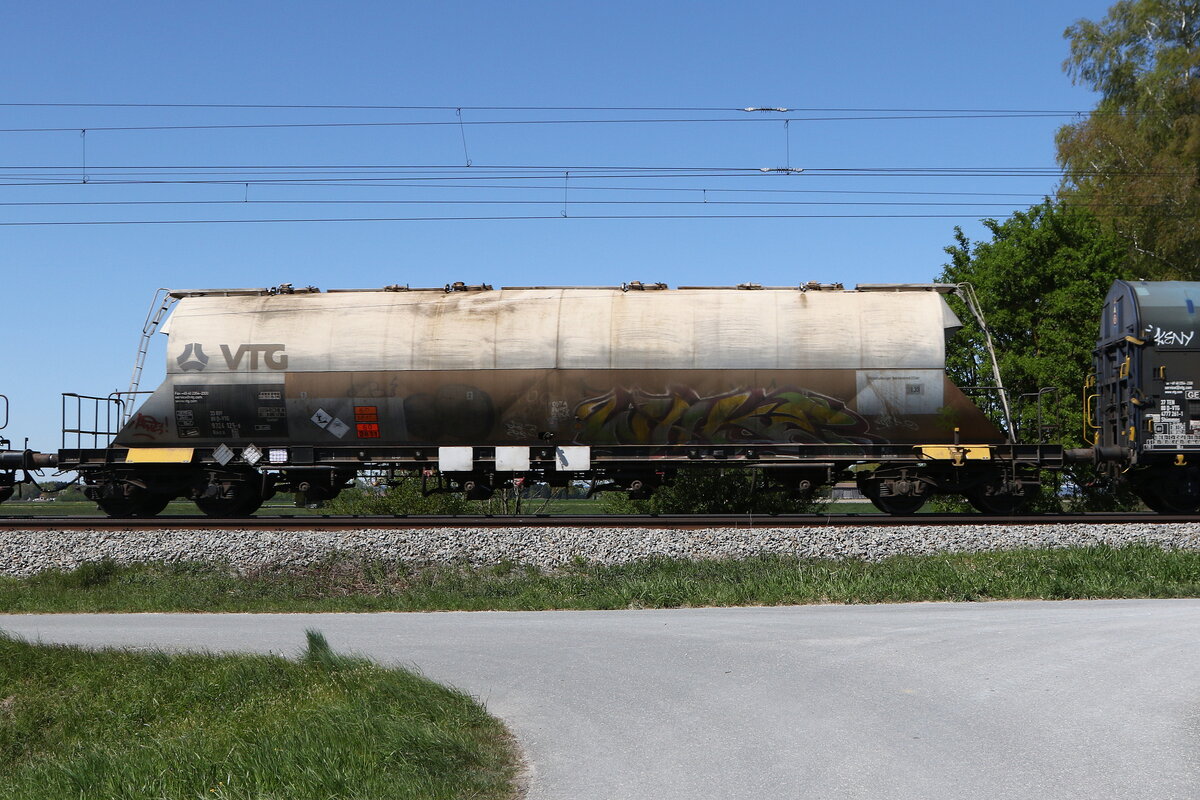 9324 125 (Uacs) von  VTG  am 30. April 2026 bei �bersee.
