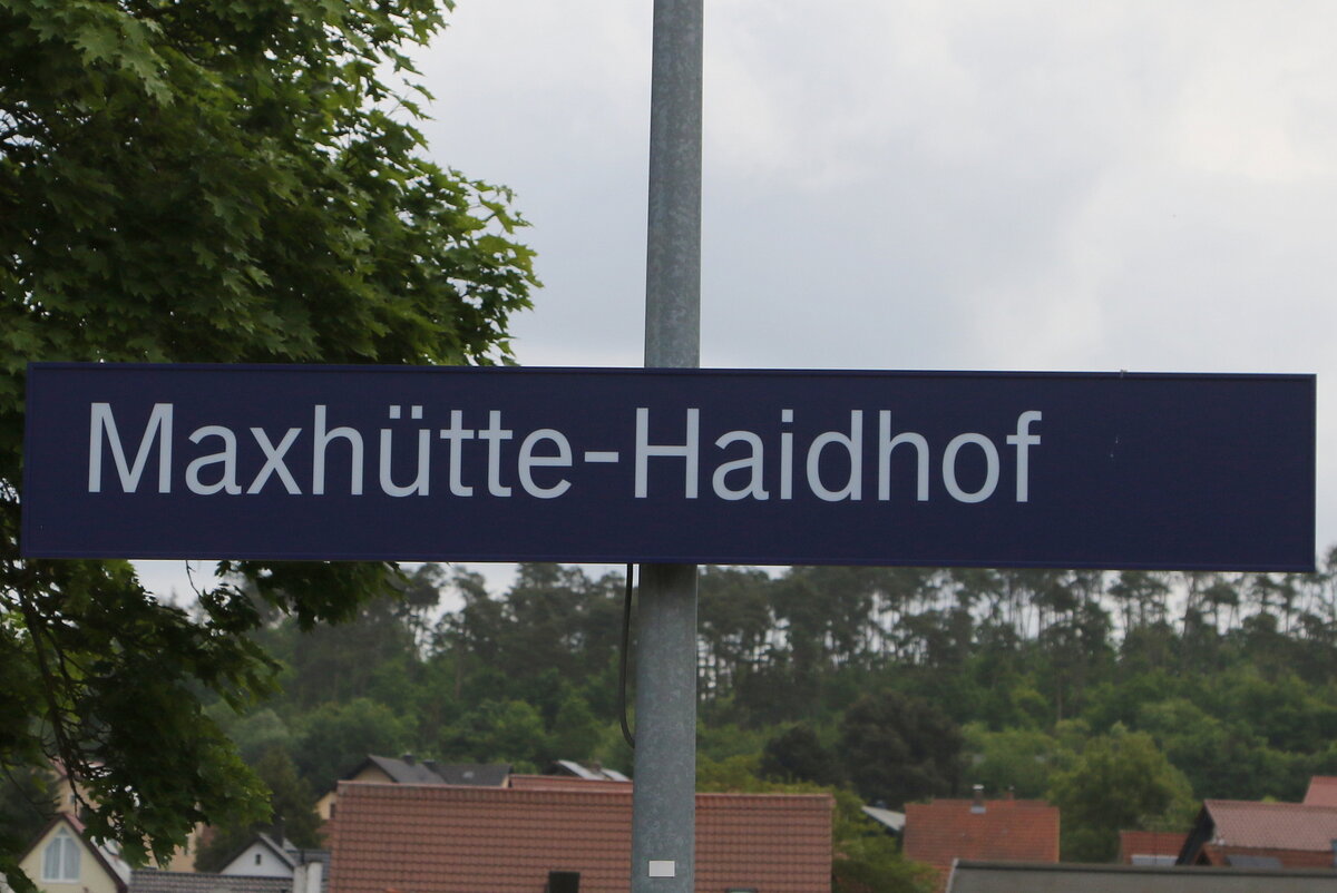  Maxhtte-Haidhof  an der Strecke Regensburg-Hof.