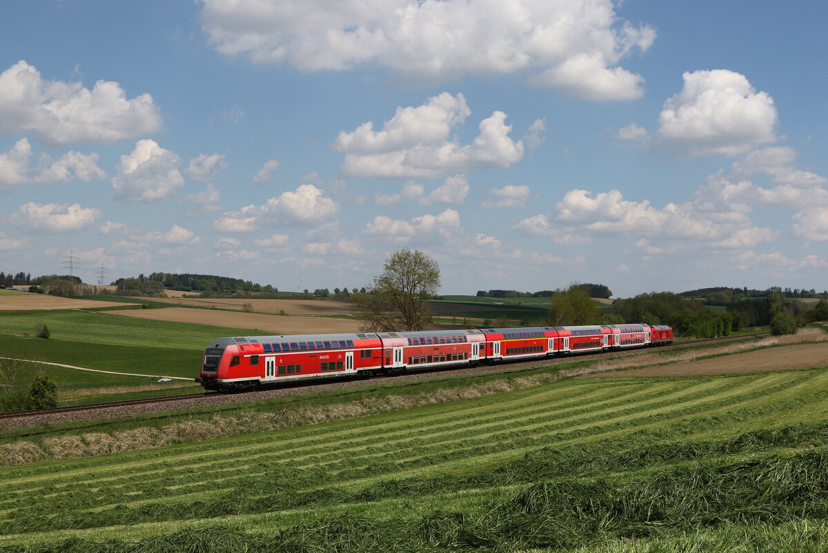 RB 40 war am 29. April 2025 bei Niedergeislbach auf dem Weg nach Mhldorf.