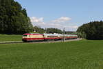 101 001 mit dem  AKE-Rheingold  aus Salzburg kommend am 12. Mai 2024 bei Axdorf.